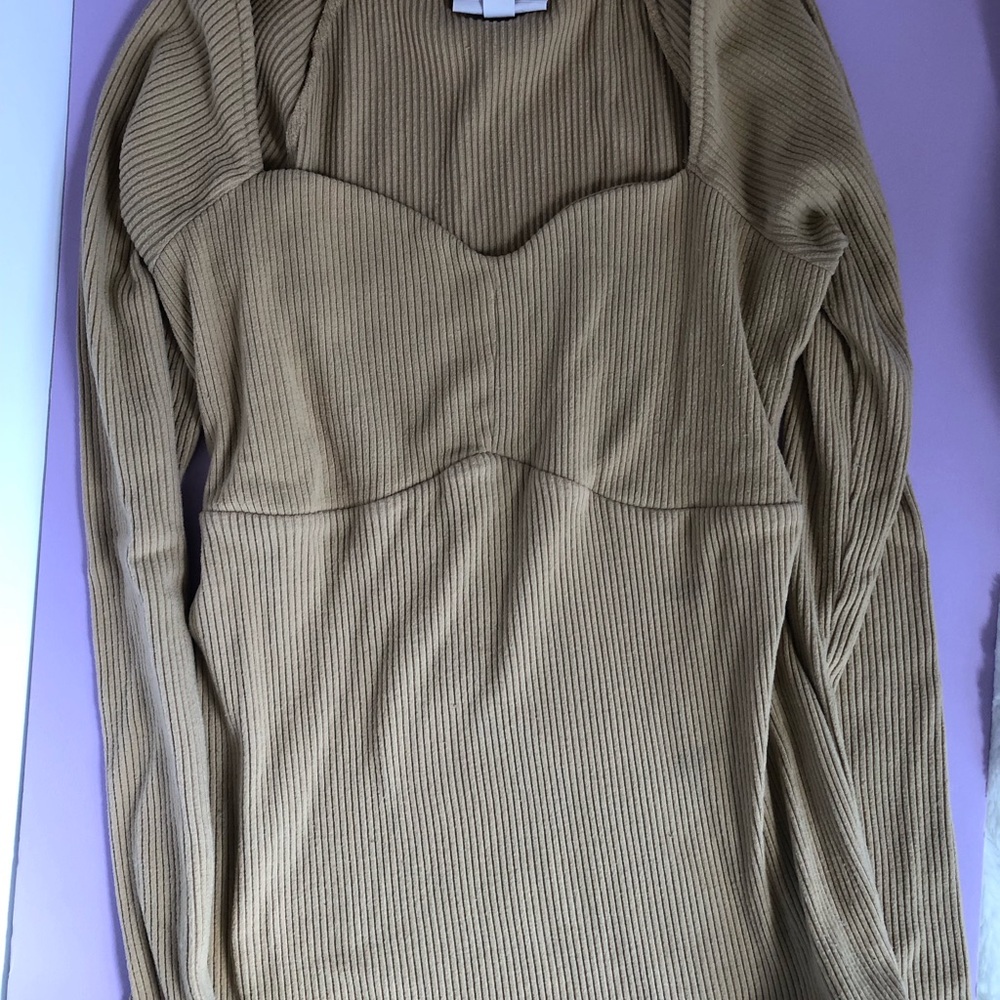 Ribbed Sweetheart Long-Sleeve Top in Mustard